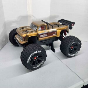 Arrma Outcast V2 4X4 Copper Gold Stunt Truck